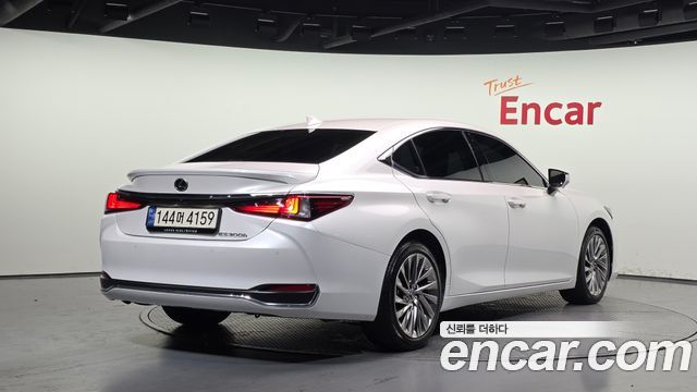 Lexus ES Executive — пробег 105 576 км — фото 2 из 5