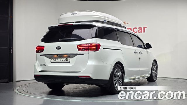 Kia Carnival из Кореи Encar