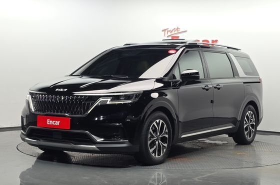 Kia Carnival 9-Seater Signature — пробег 68 366 км — фото 1 из 5