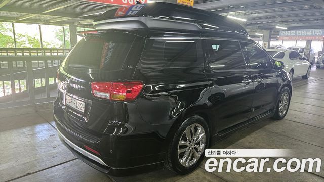 Kia Carnival Gasoline 7-seater Hi-Limousine President — пробег 152 300 км — фото 2 из 5
