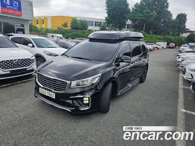 Kia Carnival 9-Seater Hi-Limousine Noblesse Special — пробег 189 000 км — фото 3 из 5
