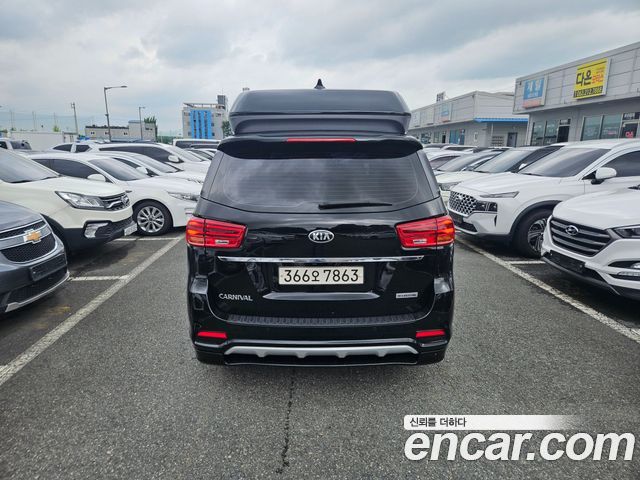 Kia Carnival 9-Seater Hi-Limousine Noblesse Special — пробег 189 000 км — фото 5 из 5
