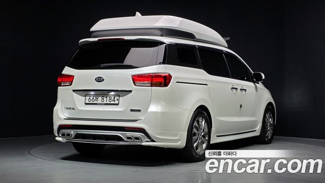 Kia Carnival 9-seater Hi-Limousine Prestige High roof — пробег 96 340 км — фото 2 из 5