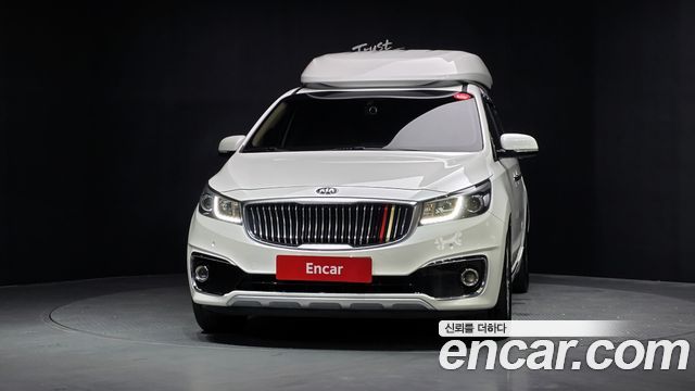 Kia Carnival 9-seater Hi-Limousine Prestige High roof — пробег 96 340 км — фото 3 из 5