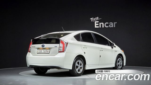 Toyota Prius из Кореи Encar