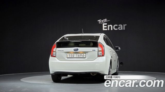 Toyota Prius из Кореи Encar