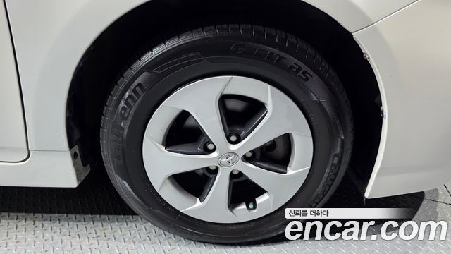 Toyota Prius из Кореи Encar