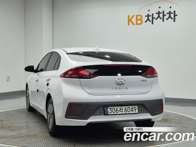 Hyundai Ioniq 1.6 HEV I — пробег 112 951 км — фото 2 из 5