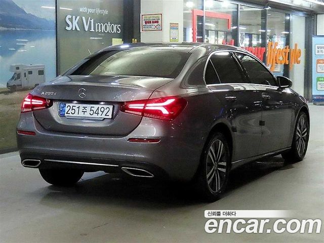 Mercedes-Benz A-Class A200d Sedan — пробег 118 964 км — фото 4 из 5