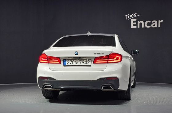 BMW 5-Series 520d M Sport Package Plus — пробег 76 721 км — фото 4 из 5