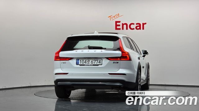 Volvo V60 B5 Ultimate AWD — пробег 71 629 км — фото 4 из 5