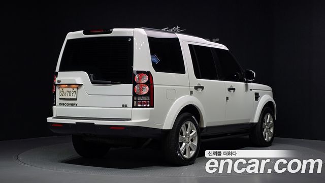 Land Rover Discovery 3.0 SDV6 SE — пробег 285 571 км — фото 2 из 5