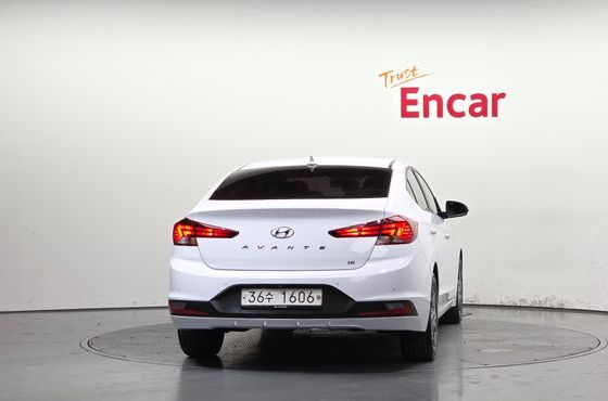Hyundai AVANTE 1.6 Style — пробег 68 170 км — фото 4 из 5