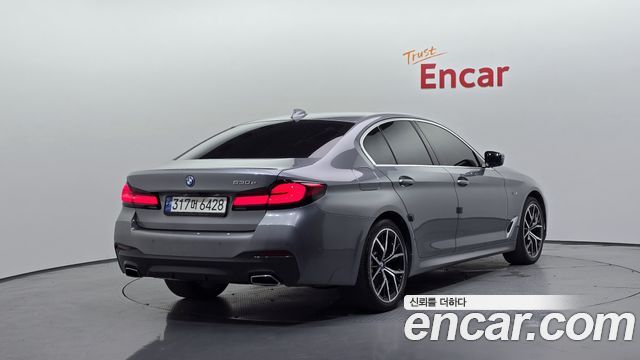 BMW 5-Series 530e M Sport — пробег 137 664 км — фото 2 из 5