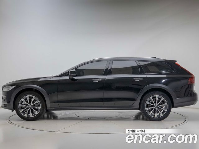 Volvo V90 B5 Ultimate AWD — пробег 6 346 км — фото 4 из 5