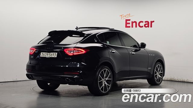 Maserati Levante из Кореи Encar