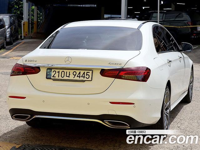 Mercedes-Benz E-Class E220d 4MATIC AMG Line — пробег 120 000 км — фото 4 из 5