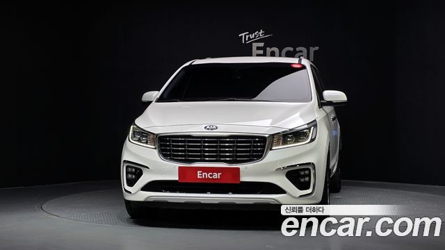 Kia Carnival 9-Seater Luxury — пробег 113 608 км — фото 3 из 5