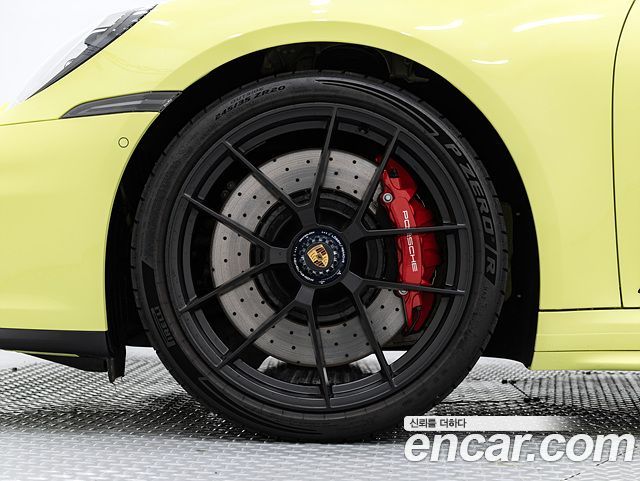 Porsche 911 Carrera 4 GTS — пробег 7 550 км — фото 5 из 5
