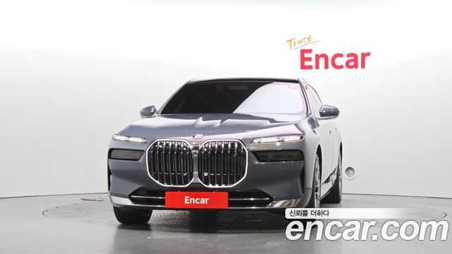 BMW i7 xDrive 60 Design Pure Excellence — пробег 38 841 км — фото 3 из 5