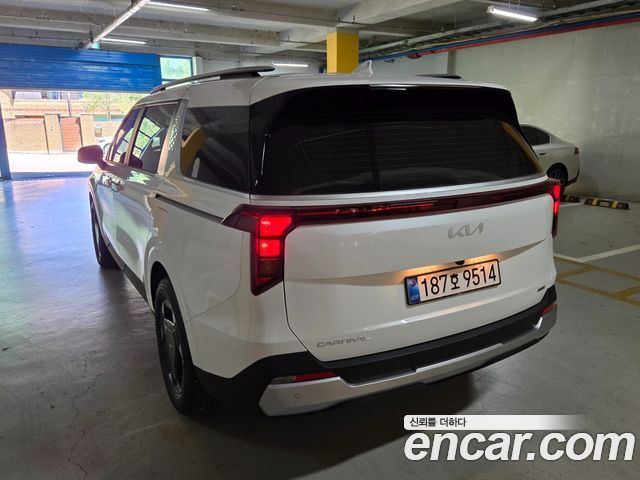 Kia Carnival HEV 9 seater Prestige — пробег 1 100 км — фото 3 из 5