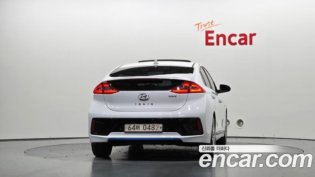 Hyundai Ioniq Q — пробег 170 478 км — фото 4 из 5