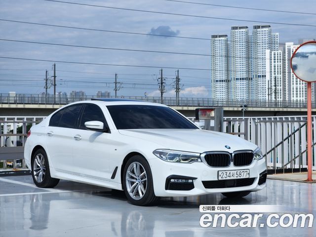 BMW 5-Series 520d M Sport package — пробег 112 716 км — фото 1 из 5