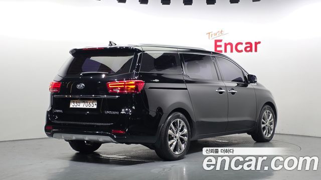 Kia Carnival Gasoline 7-Seater Limousine President — пробег 91 367 км — фото 2 из 5