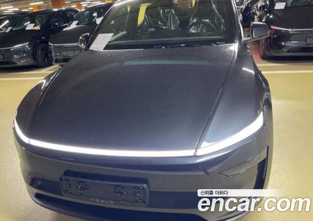 Tesla Model Y L Long Range AWD — пробег 1 км — фото 1 из 5