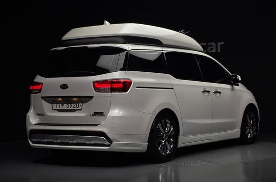 Kia Carnival Gasoline 7-seater Hi-Limousine President — пробег 40 169 км — фото 2 из 5
