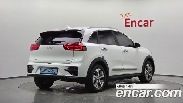 Kia Niro Prestige — пробег 40 223 км — фото 2 из 5