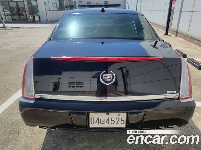 Cadillac DTS 4.6L V8 — пробег 302 924 км — фото 5 из 5