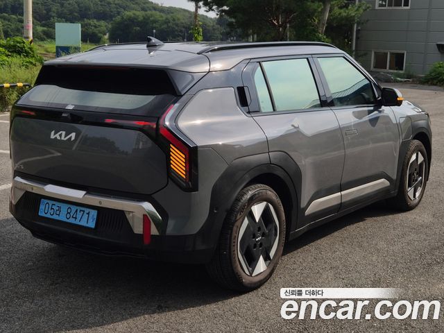 Kia EV3 из Кореи Encar