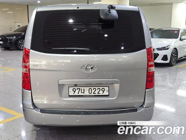 Hyundai Starex Van 5-Seater Modern — пробег 141 896 км — фото 3 из 5