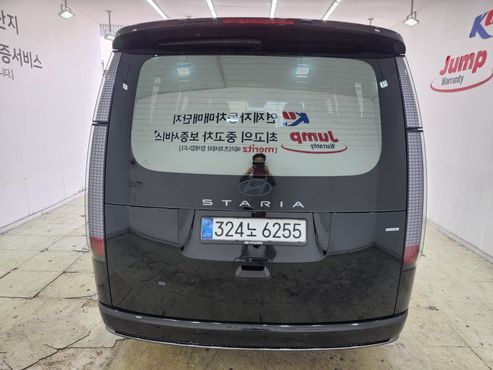 Hyundai Staria 4WD Lounge 7-Seater Inspiration — пробег 13 800 км — фото 4 из 5
