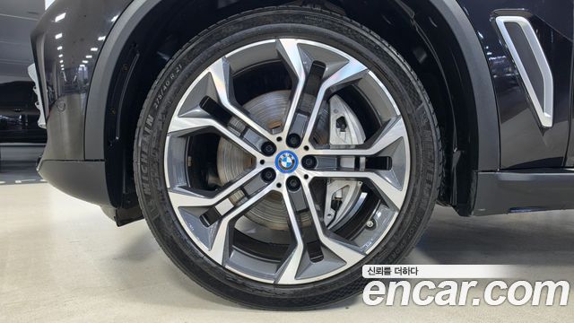 BMW X5 xDrive 45e xLine — пробег 113 006 км — фото 5 из 5
