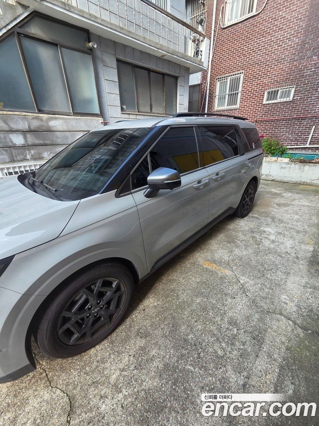 Kia Carnival Gasoline 9-Seater Gravity — пробег 24 000 км — фото 2 из 5