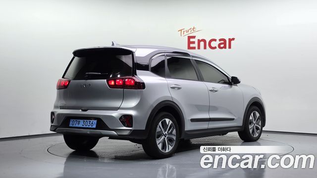 Kia Niro Light (Taxi Trim) — пробег 174 077 км — фото 2 из 5