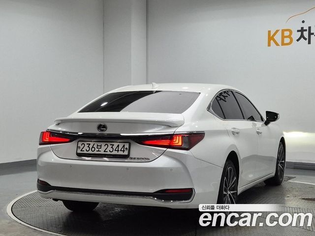 Lexus ES Luxury — пробег 124 247 км — фото 3 из 5