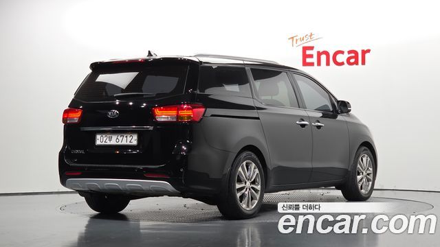 Kia Carnival из Кореи Encar