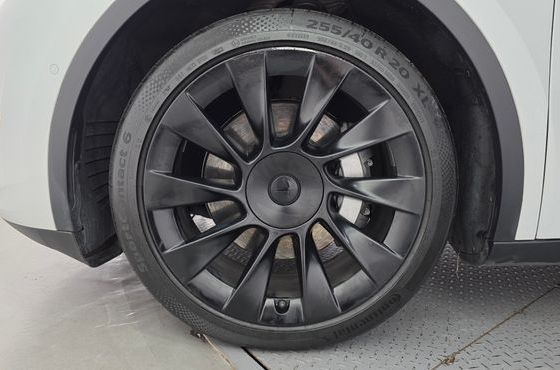 Tesla Model Y Long Range AWD — пробег 93 693 км — фото 5 из 5