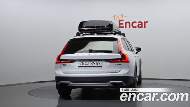 Volvo V90 T5 Pro AWD — пробег 82 351 км — фото 4 из 5