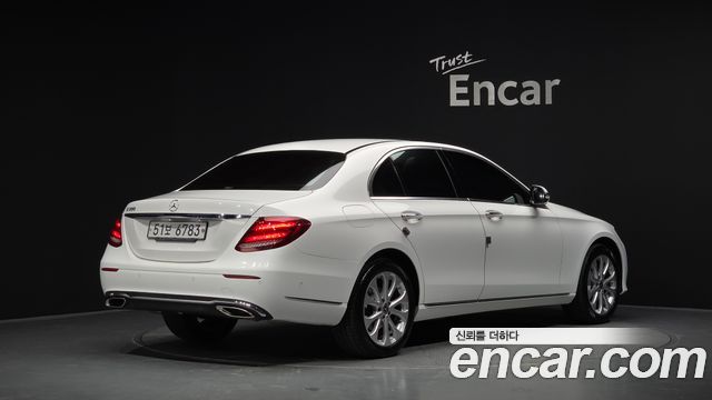 Mercedes-Benz E-Class из Кореи Encar