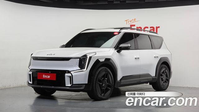 Kia EV9 Long Range 4WD GT Line — пробег 749 км — фото 1 из 5