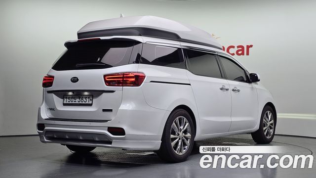 Kia Carnival 9-Seater Hi-Limousine Prestige — пробег 61 835 км — фото 2 из 5