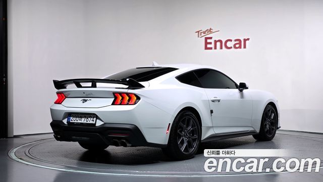 Ford Mustang 2.3 EcoBoost Premium Coupe — пробег 16 732 км — фото 2 из 5
