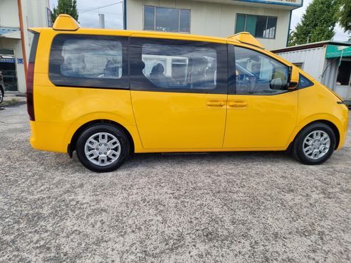Hyundai Staria L3.5 Kinder Safety Car 11-Seater — пробег 77 748 км — фото 3 из 5