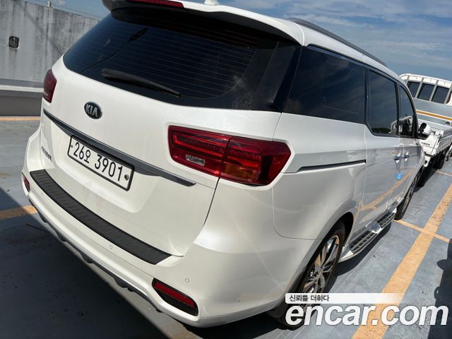 Kia Carnival из Кореи Encar