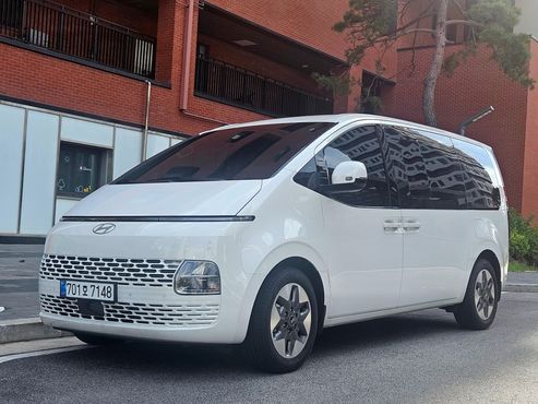 Hyundai Staria 4WD Tourer 11-Seater Modern — пробег 13 000 км — фото 1 из 5