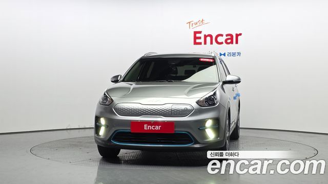 Kia Niro Prestige — пробег 35 028 км — фото 3 из 5